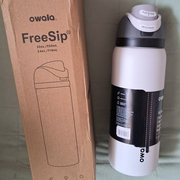 NWT Owala White 32oz Freesip Tumbler - Picture 3 of 3